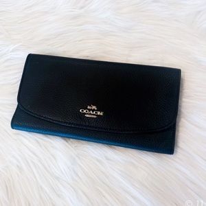 Trifold COACH wallet 🖤